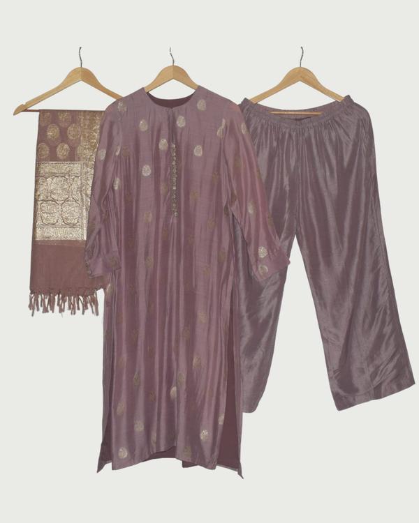 Colours & Curves Mauve/Dusty Rose Gold Motif Kurta Set, Unused
