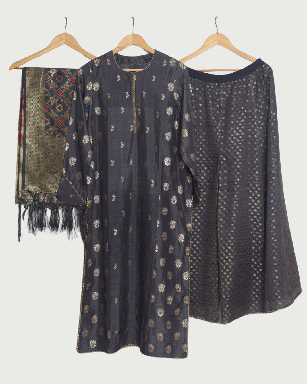 Colours & Curves Charcoal Grey Banarasi Kurta & Pant Set with Dupatta, Unused